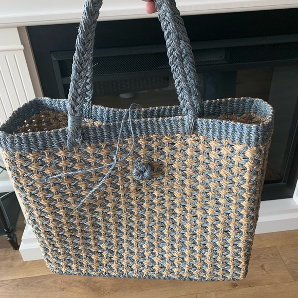 Handbags - Woven tote 🎀 bag large. light blue and beige.